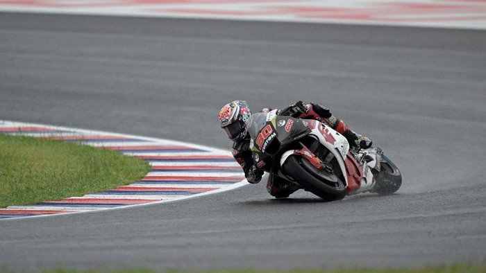 Honda Japanese rider Takaaki Nakagami rides during the Argentina Grand Prix MotoGP warm up, at Termas de Rio Hondo circuit, in Santiago del Estero, Argentina, on April 2, 2023. (Photo by JUAN MABROMATA / AFP)