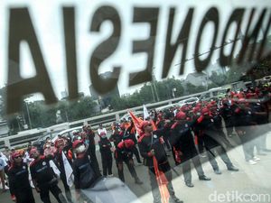 Daftar 6 Tuntutan Buruh yang Serbu DPR Hari Ini