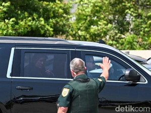 Donald Trump Terbang ke New York untuk Menyerahkan Diri