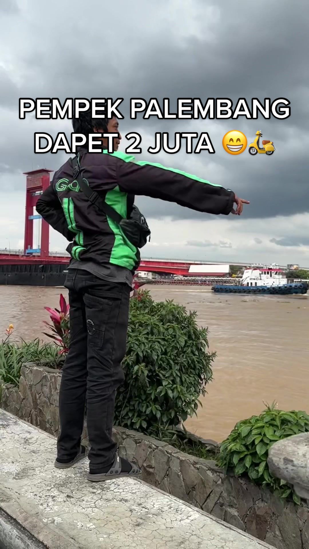 5 Aksi TikToker Iben MA Beri Tantangan Beli Makanan di Kota Asalnya