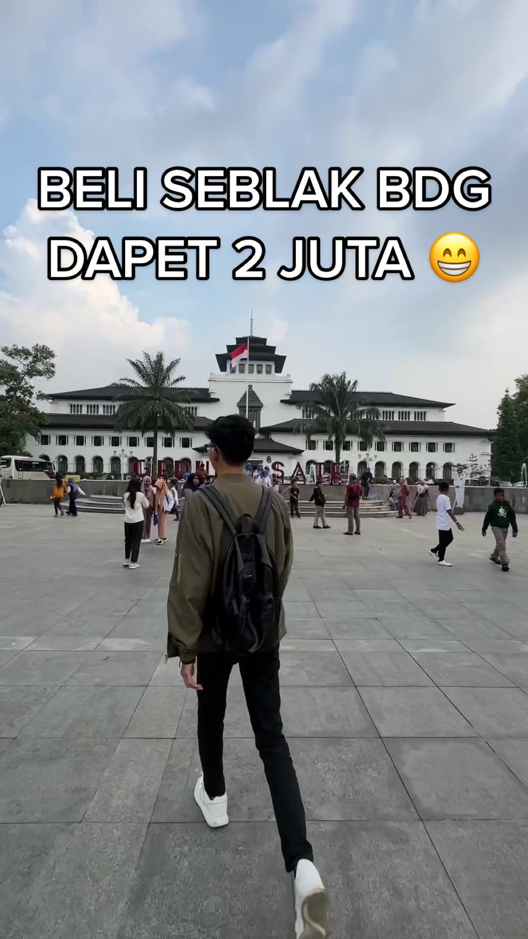 5 Aksi TikToker Iben MA Beri Tantangan Beli Makanan di Kota Asalnya