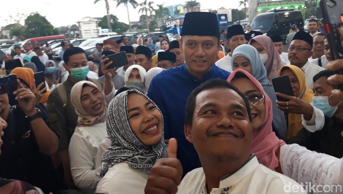 Agus Harimurti Yudhoyono saat berkunjung ke Asrama Haji Donohudan, Boyolali, Rabu (5/4/2023).