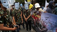 Dalam kesempatan itu, mahasiswa meminta PBB untuk menekan Beijing agar segera mencabut larangan berpuasa bagi umat muslim di China. Mahasiswa menilai tindakan otoritas Tiongkok yang “diremot” oleh Partai Komunis China, sangat jelas memperlihatkan maksud Beijing yang ingin menghapus dan tidak mengakui agama islam sebagai salah satu kepercayaan dalam peradaban umat manusia.