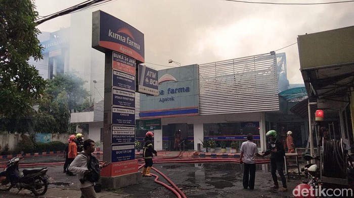 apotek kimia farma terbakar