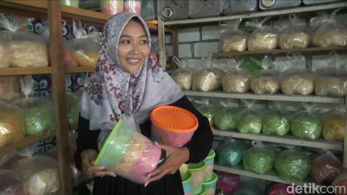 Arum Manis alias Arbanat di desa asalnya di Desa Kesambi, Kecamatan Pucuk, Lamongan.
