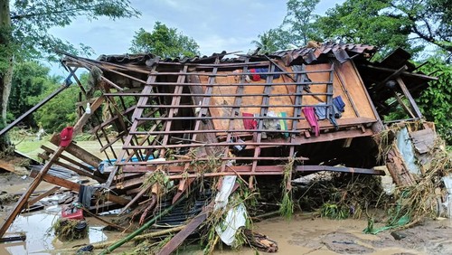 Salah satu rumah warga di Kabupaten Sumbawa yang hancur diterjang banjir bandang Selasa (4/5/2023).