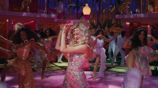 Adegan dalam teaser trailer 2 film Barbie arahan Greta Gerwig.