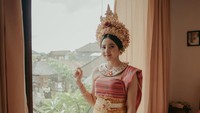 Bulan Sutena adalah gadis asal Bali. Foto: Instagram Bulan Sutena