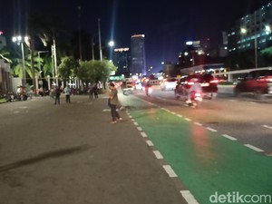 Demo Mahasiswa Tolak UU Ciptaker Bubar, Lalin Depan Gedung DPR Lancar