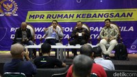 Arsul Sani membahas bagaimana persoalan seperti transaksi janggal Rp 349 triliun di Kementerian Keuangan tidak terjadi lagi ke depan. Dia mendorong ide untuk memiskinkan daripada memenjarakan orang.