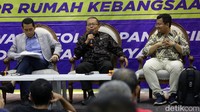 Diskusi dihadiri oleh anggota MPR Kamrussamad, Wakil Ketua MPR Arsul Sani, dan peneliti ekonomi Indef Nailul Huda.