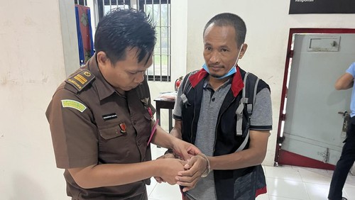 Eks Ketua KONI Dompu periode 2017-2021 ditetapkan  tersangka kasus korupsi dana hibah.