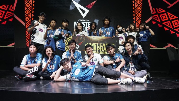 Fase liga Free Fire Master League (FFML) Season 7 telah usai. Evos Divine sukses merebut peringkat satu, dan membawa pulang hadiah ratusan juta rupiah.