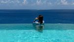 8 Potret Gisel Liburan di Maldives, Berjemur dan Berenang