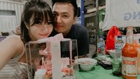 Sayangnya asmara Gisel dan Wijin putus setelah 2 tahun berjalan. Sebelumnya mereka sering memamerkan momen makan bareng, termasuk ketika di kaki lima.