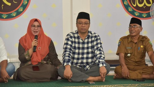 Gubernur NTB Zulkieflimansyah bersama adiknya yang juga Wakil Bupati Sumbawa Dewi Noviany.