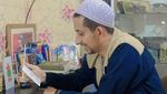 Gaya Santai Habib Jafar saat Ngopi dan Kulineran Bareng Artis