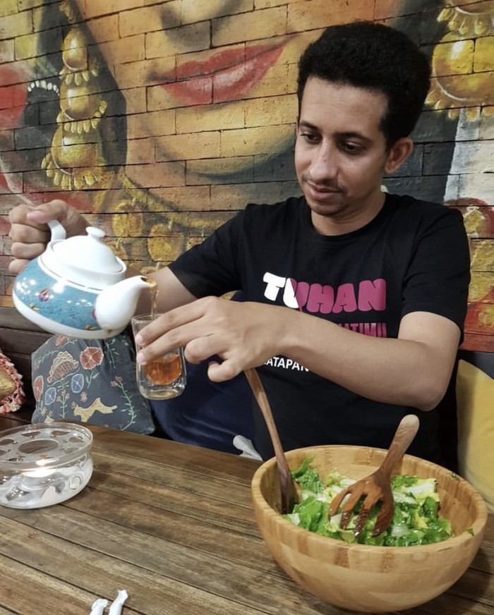Gaya Santai Habib Jafar Saat Ngopi Dan Kulineran Bareng Artis Gaya Santai Habib Jafar Saat Ngopi Dan Kulineran Bareng Artis
