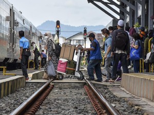 Kecelakaan Kereta di Kulon Progo, 1 Perjalanan KA dari Bandung Dibatalkan
