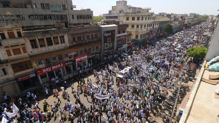 Protes RUU Hak Kesehatan di India masih berlanjut. Imbasnya, jalan M.I. Jaipur terjadi kemacetan lalu lintas.