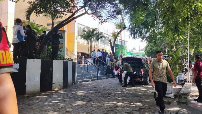 Jokowi Tinjau 2 pasar di Jakarta