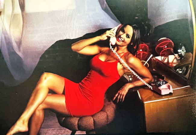 Selain uang, Karen sempat diberikan apartemen di New York sebagai hadiah Natal. Karen juga mengaku pernah dibawa ke apartemen Trump dan pria tersebut menunjukkan bahwa Melania punya kamar sendiri. Saat itu, Melania baru saja melahirkan anak mereka.Foto: Twitter/Instagram Karen McDougal