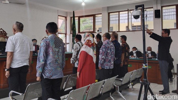 Kasus sidang suap mantan Bupati Cirebon Sunjaya Purwadisastra di Pengadilan Tipikor Bandung, Rabu (4/4/2023).