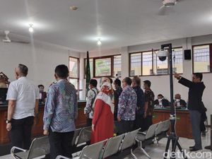 Kapal Keruk Itu Bernama Sunjaya Purwadisastra