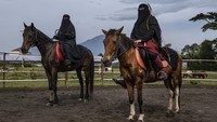 Keseharian para santri di pesantren Al-Fatah Temboro dihabiskan untuk belajar dan mengkaji Al-Quran dan kitab-kitab yang ditulis para ulama dan intelektual Islam di dunia.   