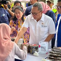 Zulhas Cek Bazar Ramadan Di Jakbar, Pastikan Kebutuhan Bahan Pokok Murah