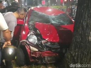 2 Pemotor Ditabrak Mobil Brio di Jalan Diponegoro Medan Tewas