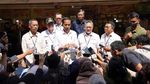 Momen Zulhas Blusukan hingga Satu Mobil dengan Jokowi