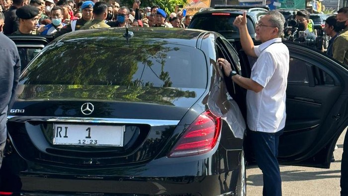 Presiden Jokowi memenuhi janjinya mengajak Mendag Zulhas blusukan ke pasar. Janji yang ditepati ini, bahkan lebih cepat dari perkiraan Zulhas.