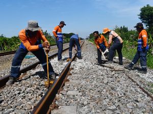 Perjalanan Kereta Via Jalur Sukatani-Ciganea Terganggu, KAI Minta Maaf