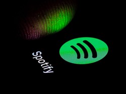 Alasan Kenapa Spotify Tidak Ada Lirik dan Cara Mengatasinya