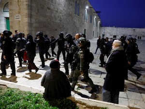 Israel Tangkap 350 Orang Usai Bentrokan di Masjid Al-Aqsa