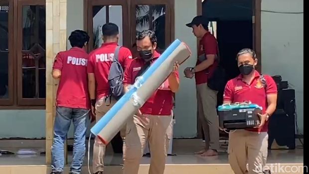 Polisi mendatangi salah satu ponpes di Kecamatan Bandar, Kabupaten Batang, terkait kasus pencabulan, Rabu (5/4/2023).