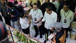 Potret Jokowi dan Zulhas Blusukan Cek Harga Pangan di Pasar
