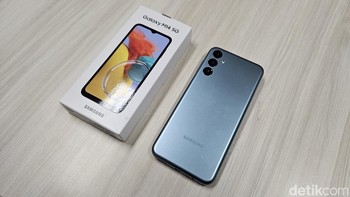 Memori internal yang disediakan berkapasitas 128 GB. Pengguna dapat meningkatkan ruang penyimpanan menggunakan microSD hingga 1 TB.Foto: Adi Fida Rahman/detikINET