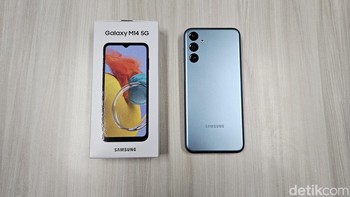 Galaxy M14 5G disokong chipset Exynos 1330 dengan fabrikasi 5 nm. Samsung menyediakan dua opsi RAM, yakni 4 GB dan 6 GB. Untuk mendongkrak performa diberikan fitur RAM virtual hingga 6 GB Foto: Adi Fida Rahman/detikINET