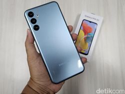 Unboxing Galaxy M14 5G, HP Samsung Rp 2 Jutaan Baterainya Besar