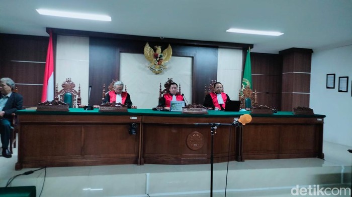 Sidang kasus suap auditor BPK RI Gilang Gumilar Cs di PN Makassar.