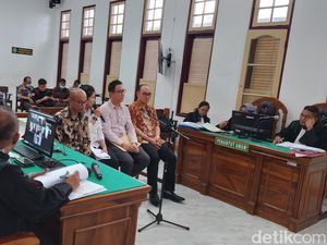 Sarang Walet Bos Judi Online Apin BK Agunan Pinjaman Banyak Bank, Hakim Heran