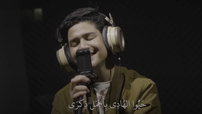Syakir Daulay mengcover shalawat Hayyul Hadi