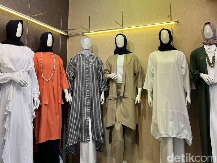 Tren hijab di Thamrin City tahun 2023.