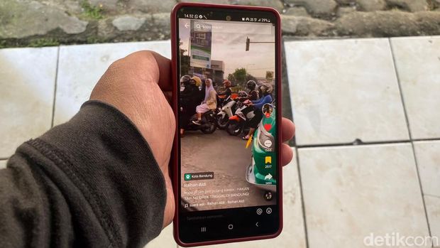 Viral kendaraan susah keluar Exit Tol Kopo