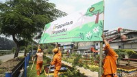 Taman ini dibuat oleh tim PPSU Duren Sawit. Pengerjaannya memakan waktu hampir dua bulan.