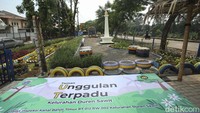 Berlokasi di jalan Inspeksi Kanal Banjir Timur yang terkenal akan jajanannya, taman ini menambah spot wisata bagi warga yang ingin ngabuburit ke BKT.