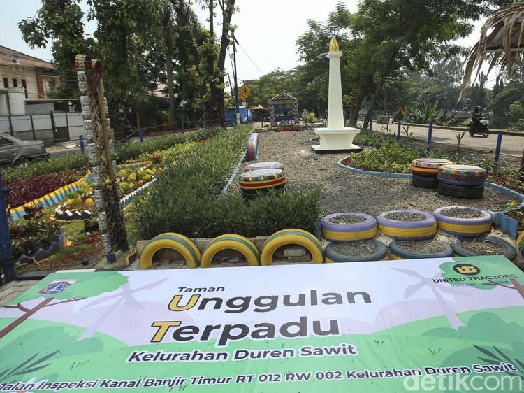 Wow! Ada Monas Mini di BKT Jaktim