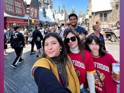 8 Foto Wulan Guritno Liburan ke Jepang Bareng Anak & Pacar, Kompak Bak Bestie